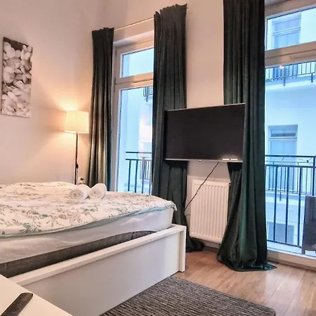 Апартаменты Sienkiewicza Beautiful Tenement House *