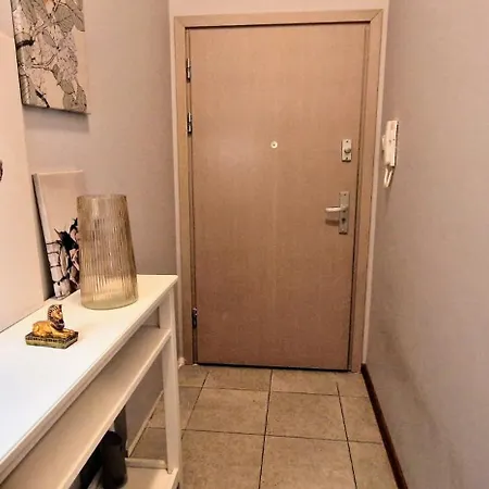 Апартаменти Sienkiewicza Beautiful Tenement House Лодзь